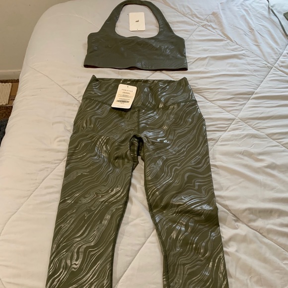 Fabletics Set - Picture 2 of 5